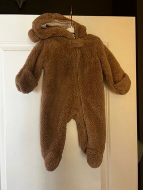 Fuzzy Bear Hooded Zipup